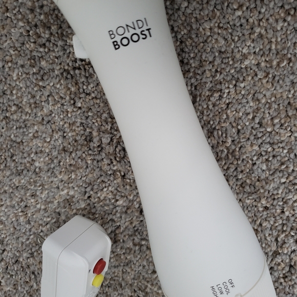 BONDIBOOST blowout Brush Hair Dryer - Picture 3 of 3